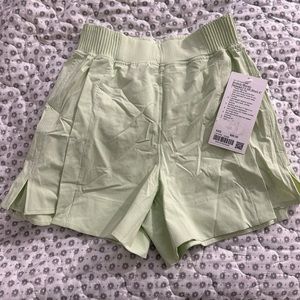 lululemon shorts 4”